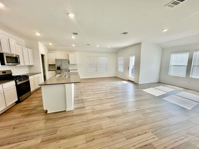 Building Photo - 4104 Home Pl Rd