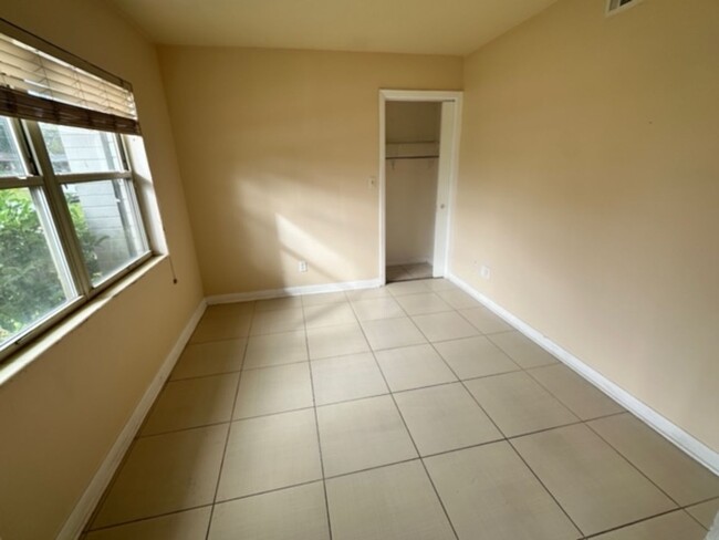 Building Photo - Move Fast on This Extra-Spacious 3-Bedroom...