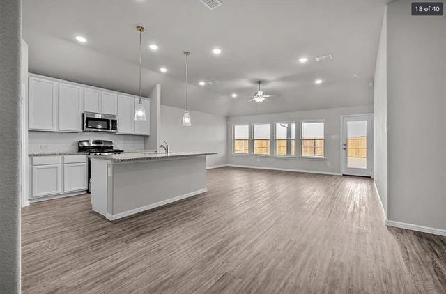 Building Photo - 1909 Javelina St