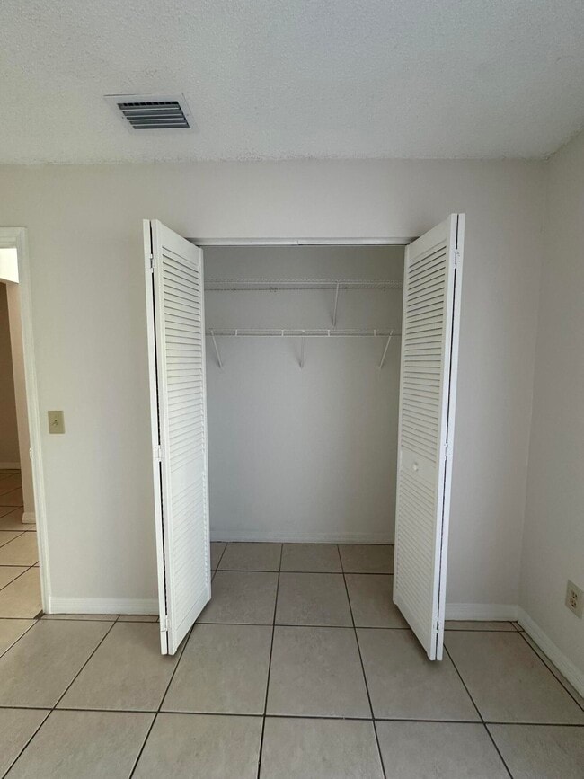 Building Photo - 948 Louisiana Ave