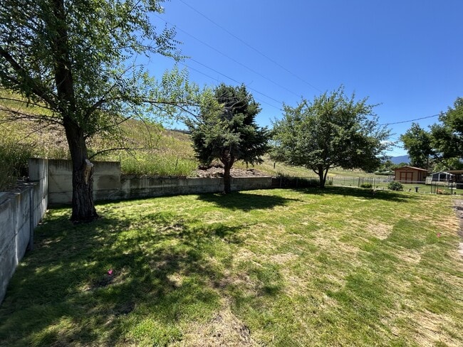 Building Photo - 129 Cohosset Dr