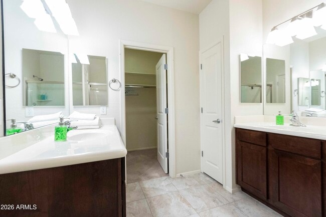 Building Photo - 3113 E Danbury Rd