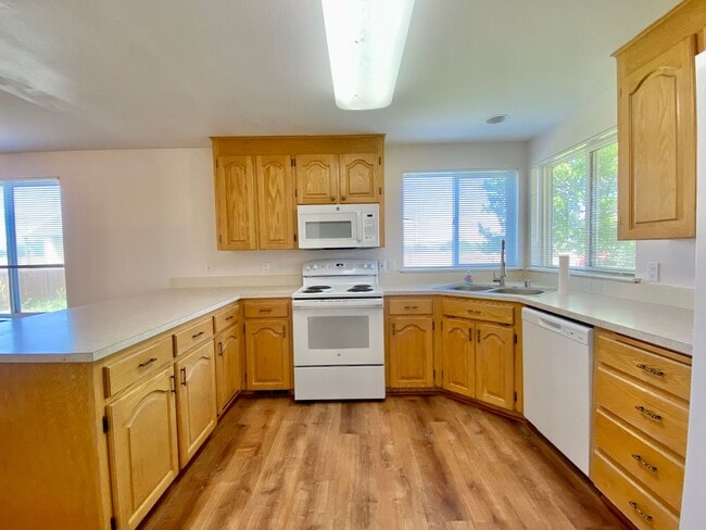 Building Photo - 3 Bedroom Home in Rural West Valley