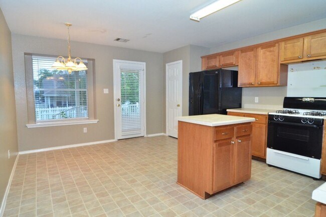 Building Photo - Spacious Home in Plum Creek