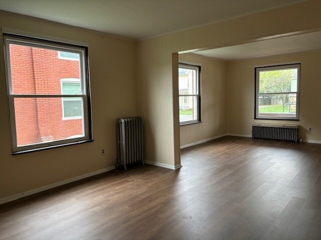 Living room - 721 E Main St