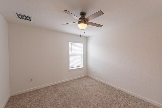 Building Photo - 2901 Louris Ln