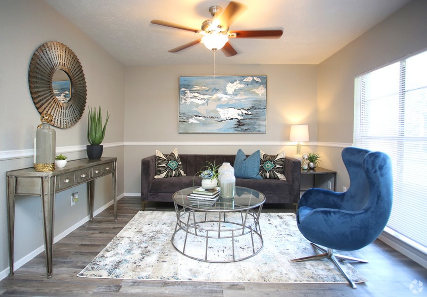 Mountain Creek Apartments 5821 Bonnie View Rd Dallas TX 75241