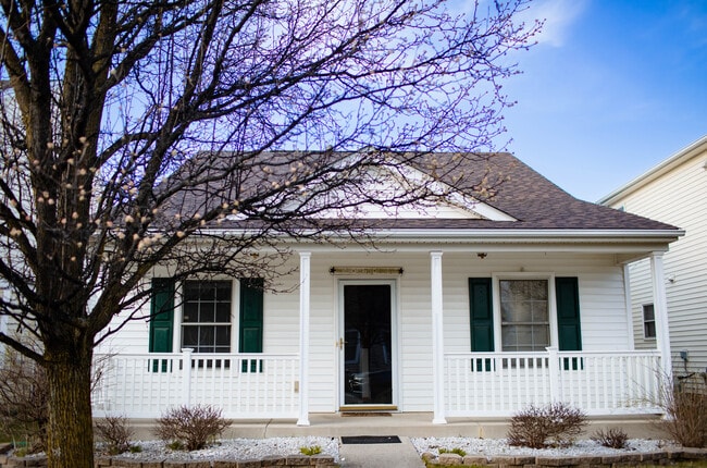 Primary Photo - 5502 Poolbeg St