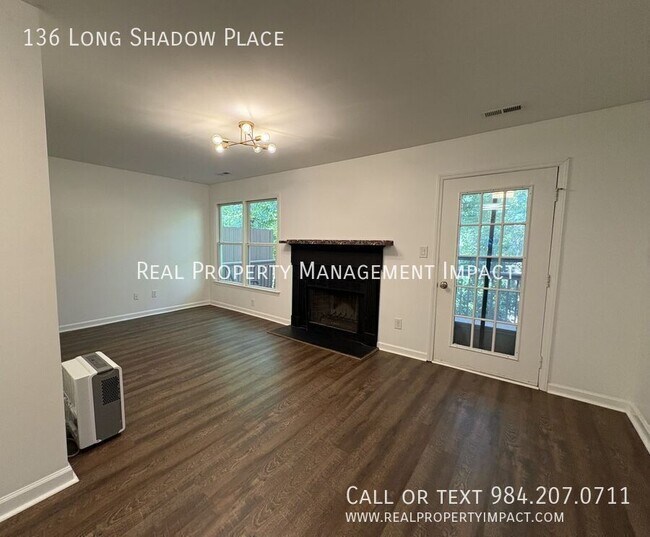 Building Photo - 136 Long Shadow Pl
