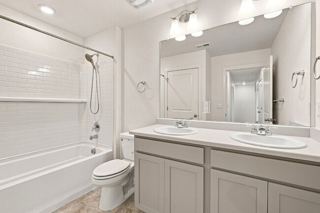 Building Photo - 45801 Silverdrop ave