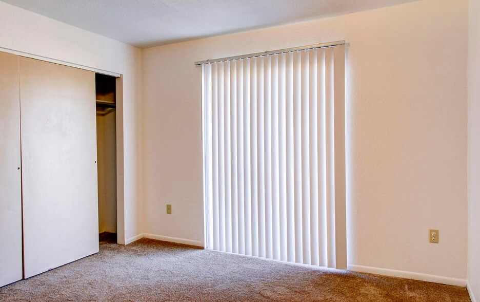 Building Photo - 1617 Turquoise Rd