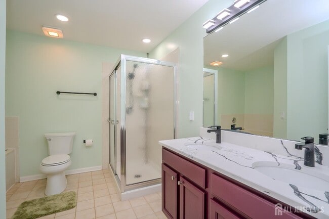Building Photo - 141 Briarwood Dr