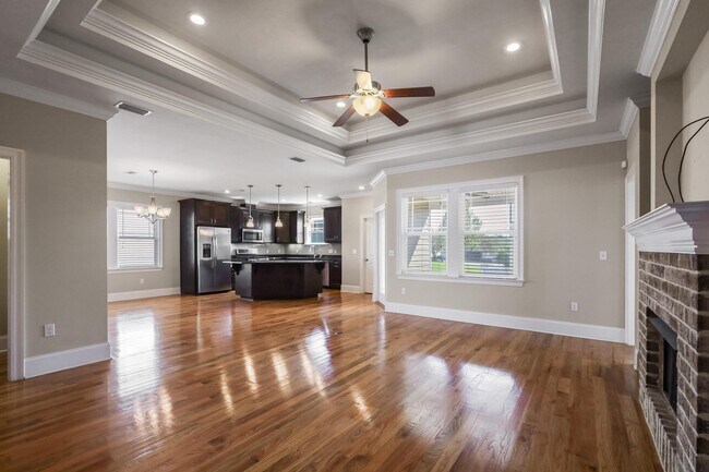 Building Photo - 2561 Lantana Ln