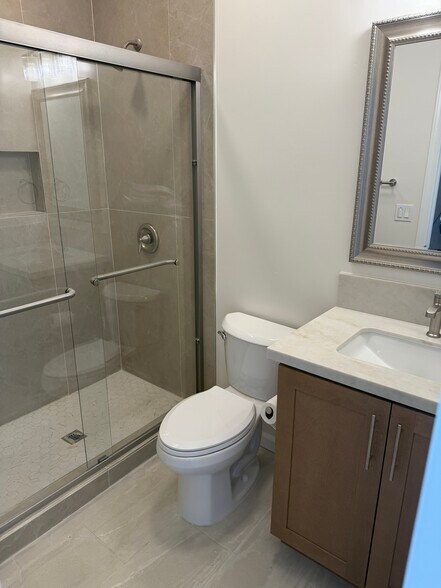 Building Photo - 4621 E Mountain View Dr