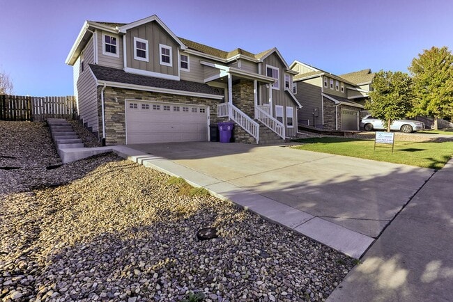 Building Photo - 3 Bedroom 2 1/2 Bath in Loveland