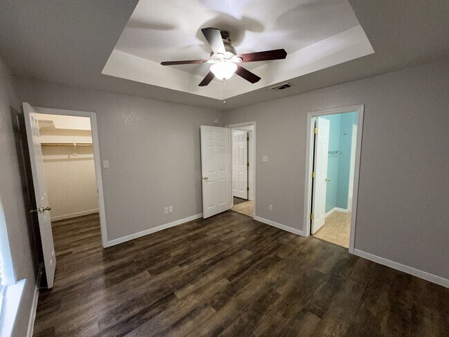Building Photo - 3604 Dustin Ct