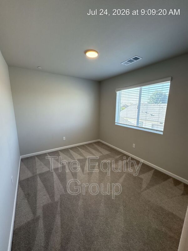 Building Photo - 505 S Summit St