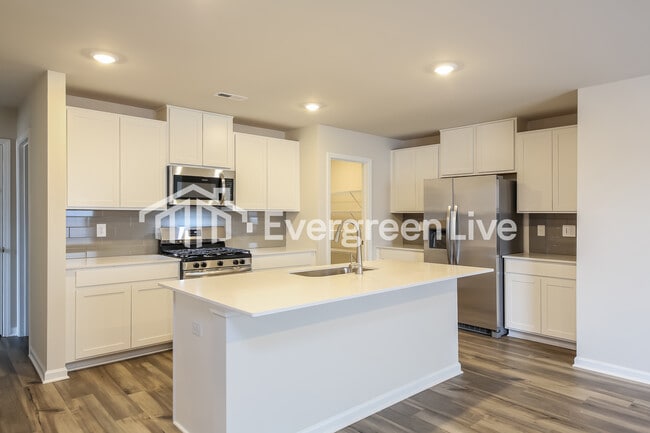 Building Photo - now