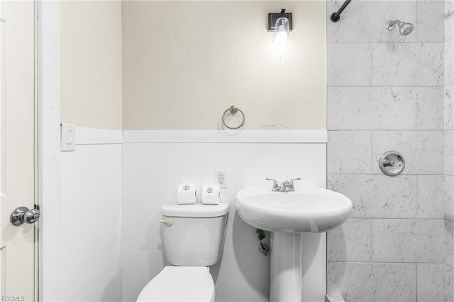 Building Photo - 135 Delmar Ave