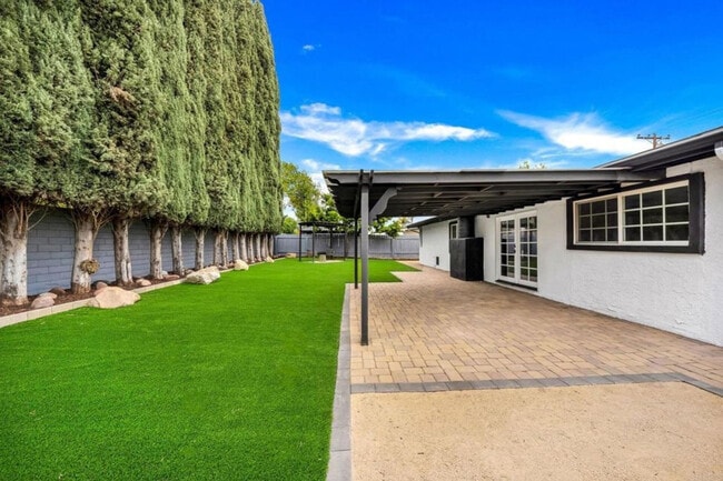 Building Photo - 13824 Powers Rd