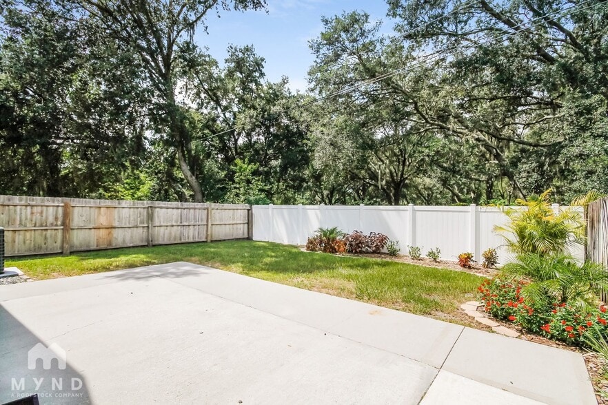 Building Photo - 30630 Double Dr