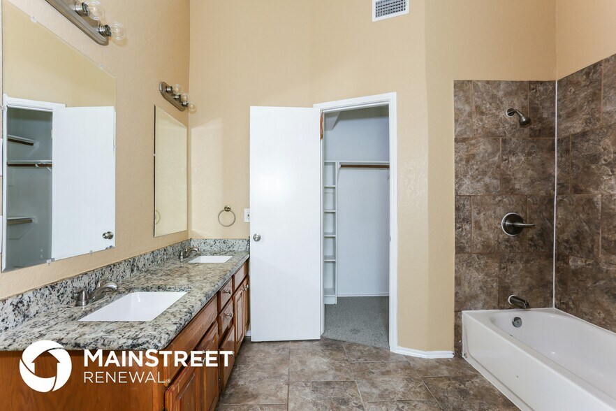 Building Photo - 1632 Hunting Green Dr