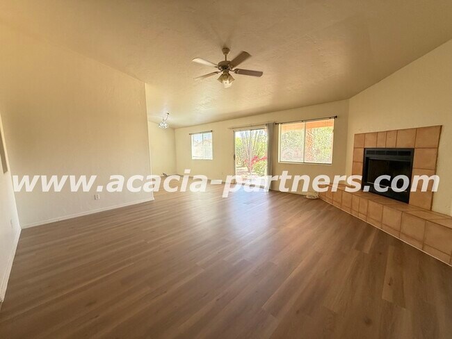 Building Photo - Four Bedroom in Rita Ranch