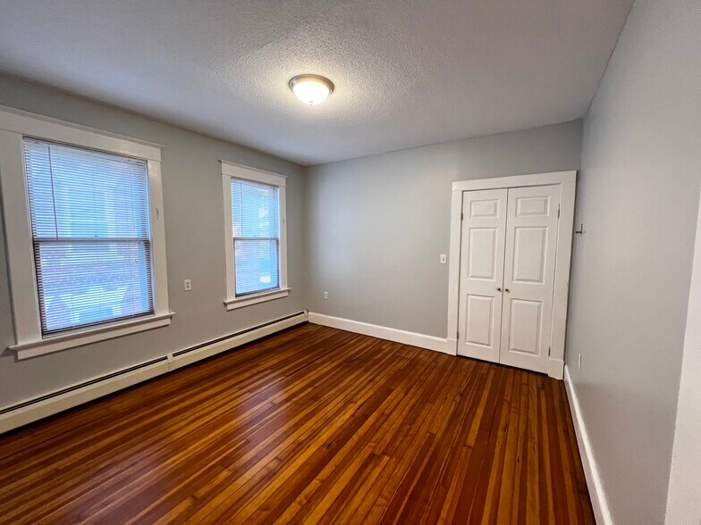 Building Photo - 532 High St