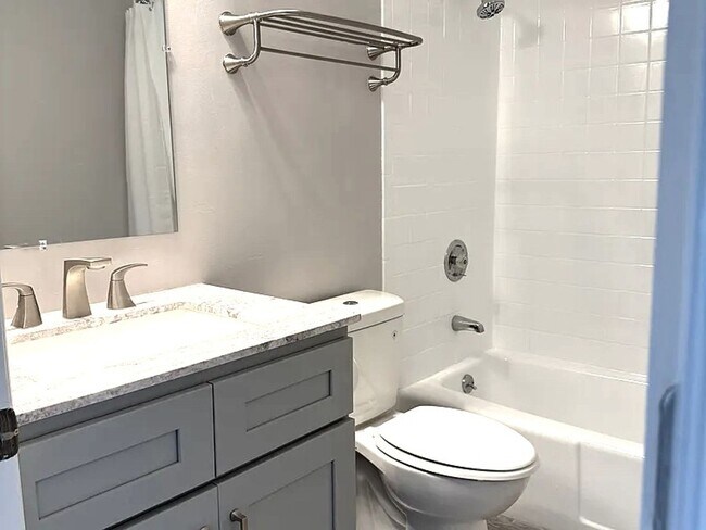Building Photo - FIRST MONTH RENT FREE@! Immaculate 55+ Condo with Views of Golf Course in N. Ft. Myers