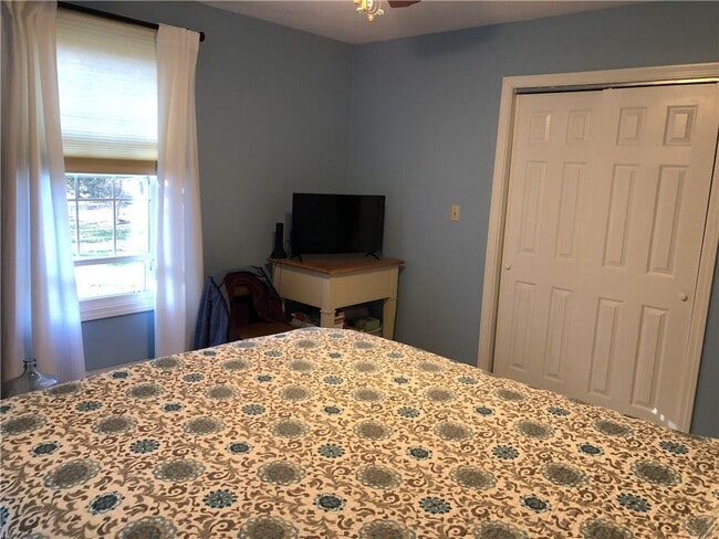 Building Photo - 161 Hines Rd