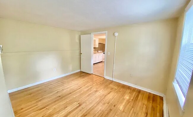 Building Photo - 38 Sherman St