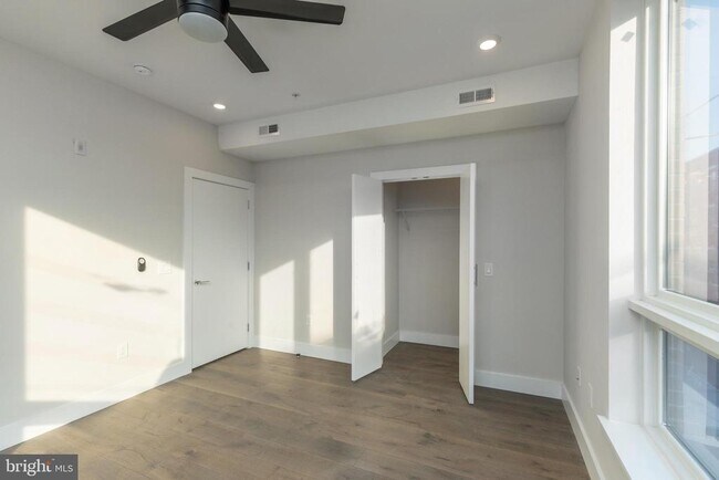 Building Photo - 920 N 15th St