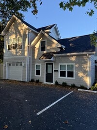 Building Photo - 222 E King St