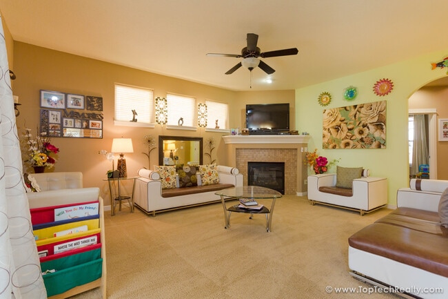 Building Photo - Stunning 3BD | 3BA | Luxury Single Family Home in Orenco | Near Intel & Park | Fenced Yard I Sola...
