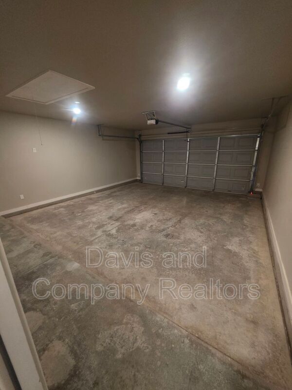 Building Photo - 126 Pioneer Cir