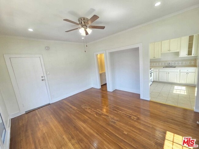 Building Photo - 1267 Vin Scully Ave