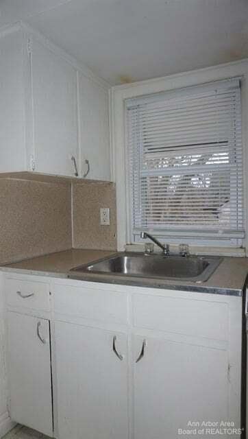 Building Photo - 207 W Henry St