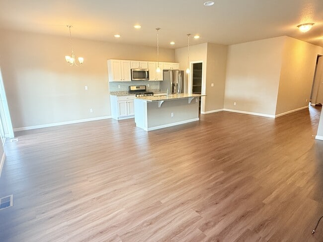 Building Photo - 257 Vela Pl