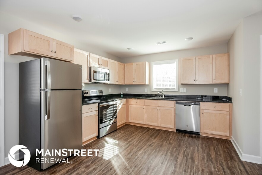 Building Photo - 388 Wood Ave