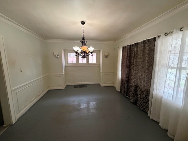 Building Photo - 1859 Goleta Ave