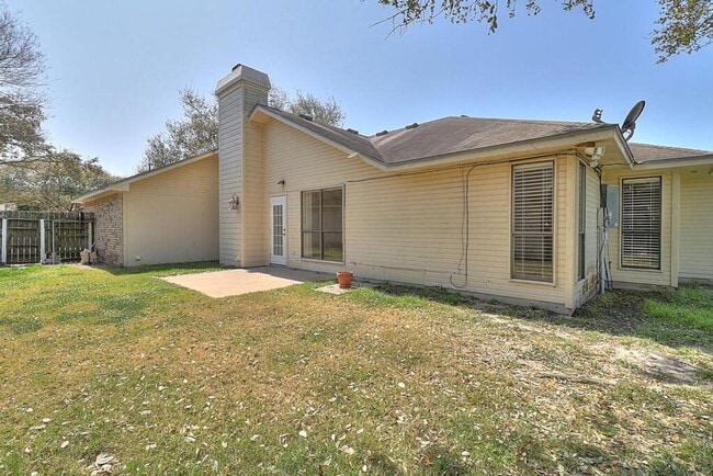 Building Photo - 7126 Windbrook Ln