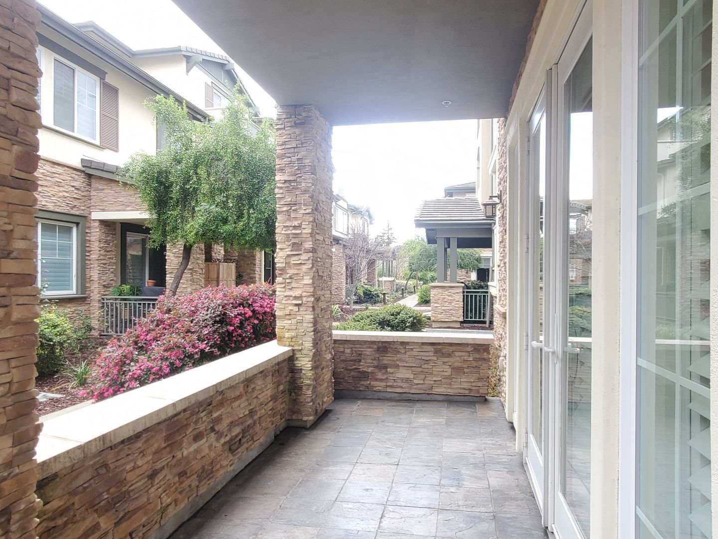 Building Photo - 2881 Meridian Ave