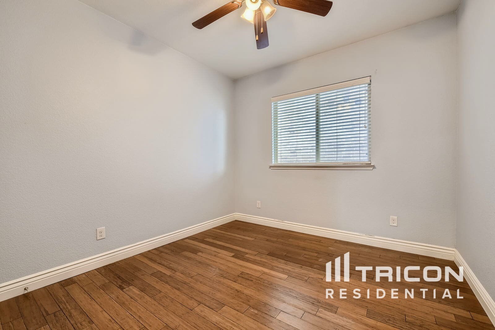 Building Photo - 1735 Oak Glen Dr