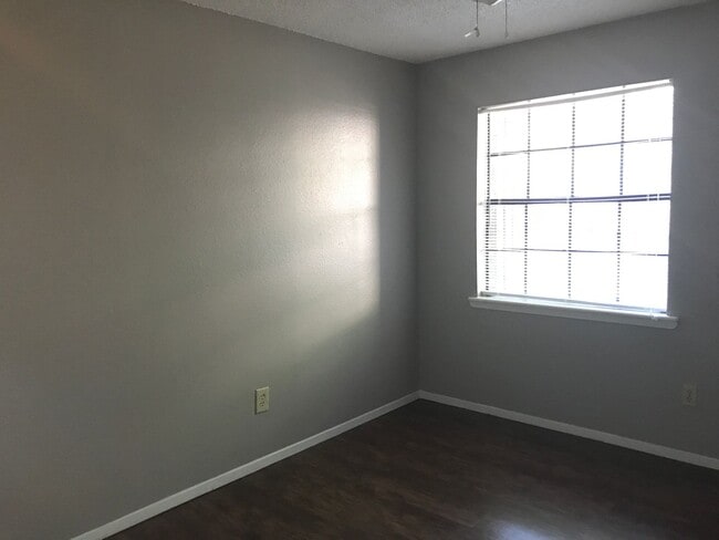 Building Photo - 144 Jester Cir