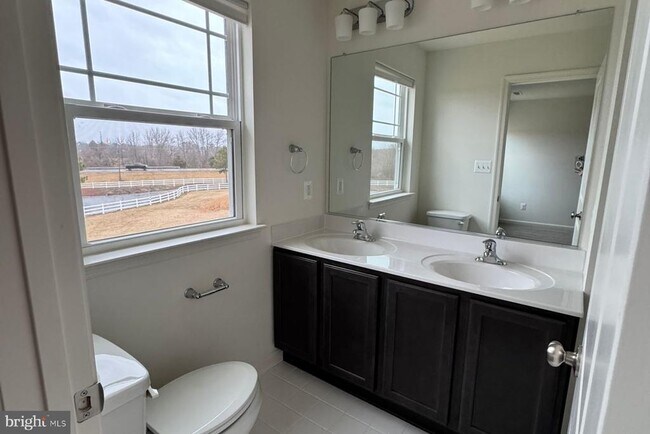 Building Photo - 2541 Westwind Blvd