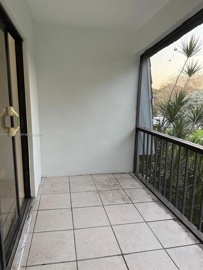 Building Photo - 3115 Oakland Shores Dr