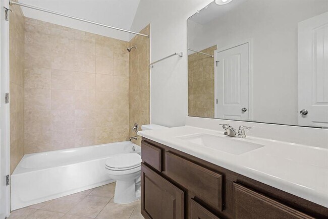 Building Photo - 501 Silver Trail