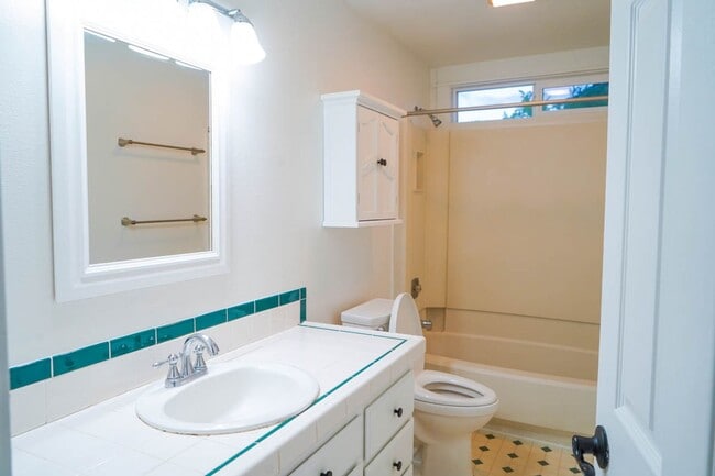 Building Photo - Beautiful 3 Bedroom Home in Wilsonville