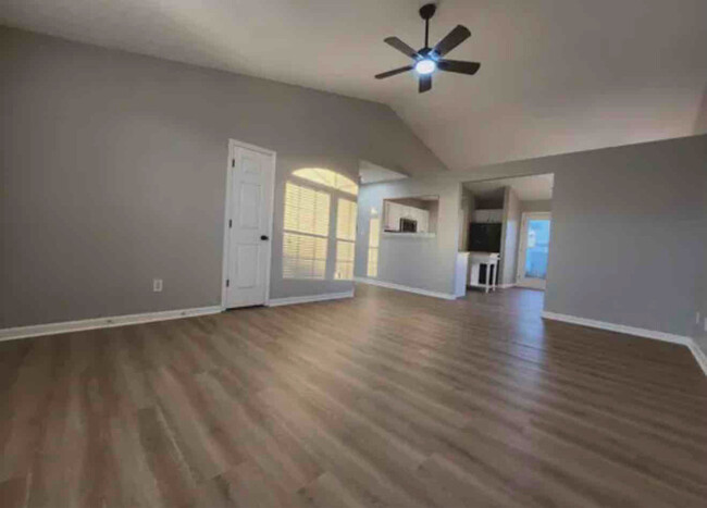 Building Photo - 150 Valdez Cir