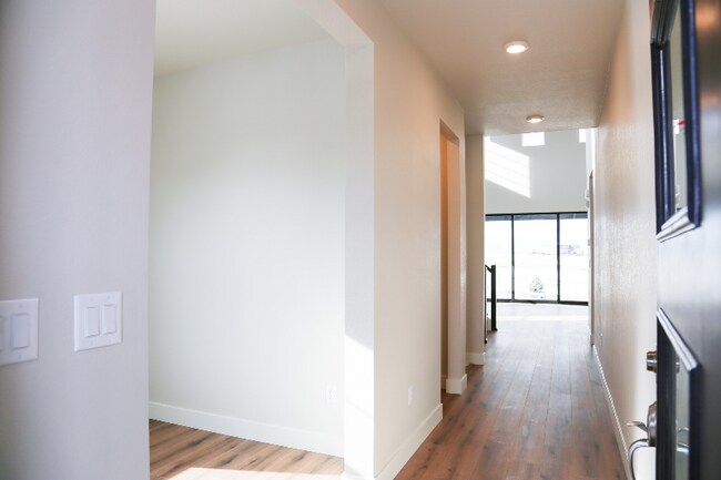 Building Photo - 8547 Cheraw St